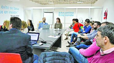 En las reuniones de la Red UNER Emprende se toma nota de los procesos exitosos