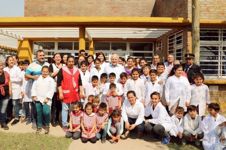 Lifschitz recorrió la Escuela de Educación Primaria n° 6.182 Enrique García Velloso