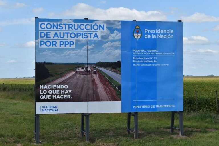 La cartelería que anuncia el comienzo de los trabajos