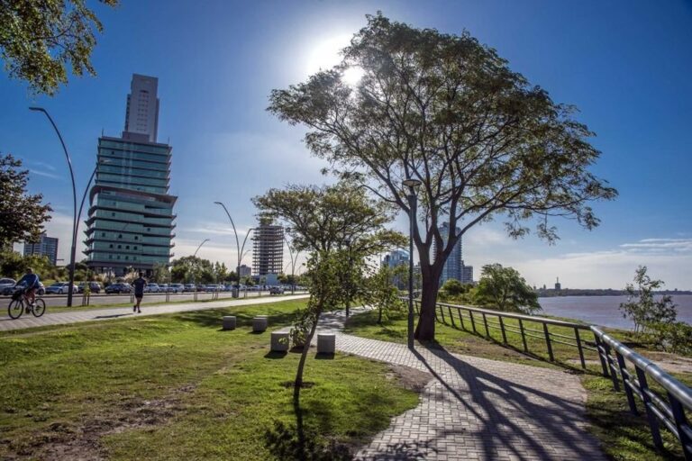 El parque de la Arenera es un espacio al lado del río. Gentileza: prensa Municipalidad de Rosario.