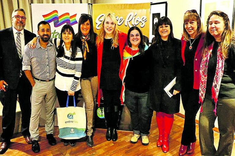 Autoridades en la presentación oficial de Primavera Diversa en la Casa de Entre Ríos