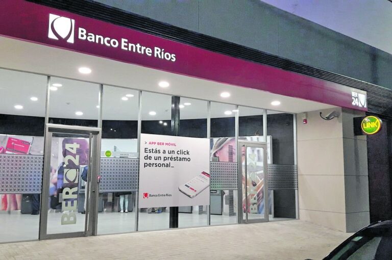 El nuevo espacio inaugurado sobre calle Galarza cuenta con seis nuevos cajeros automáticos.