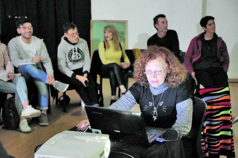 Apertura de la capacitación en Paraná a cargo de Ana María Mónaco. Foto: cortesía de IAER. Cortesía de IAER