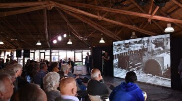 Protagonistas. Cientos de personas que participaron de la construcción del túnel en la década del 60