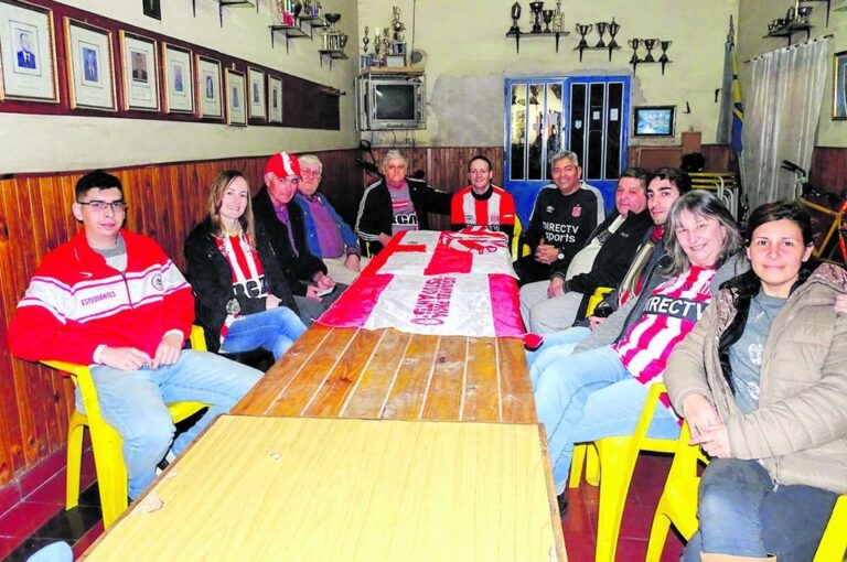 Los integrantes de la Filial Alejandro Sabella eligieron el Club Tiro Federal de Paraná como sede de sus reuniones. Marcelo Miño
