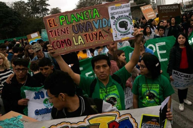 En todo el mundo. Las marchas contra el cambio climático se concentraron en la última semana en alrededor de 150 países. Xinhua.
