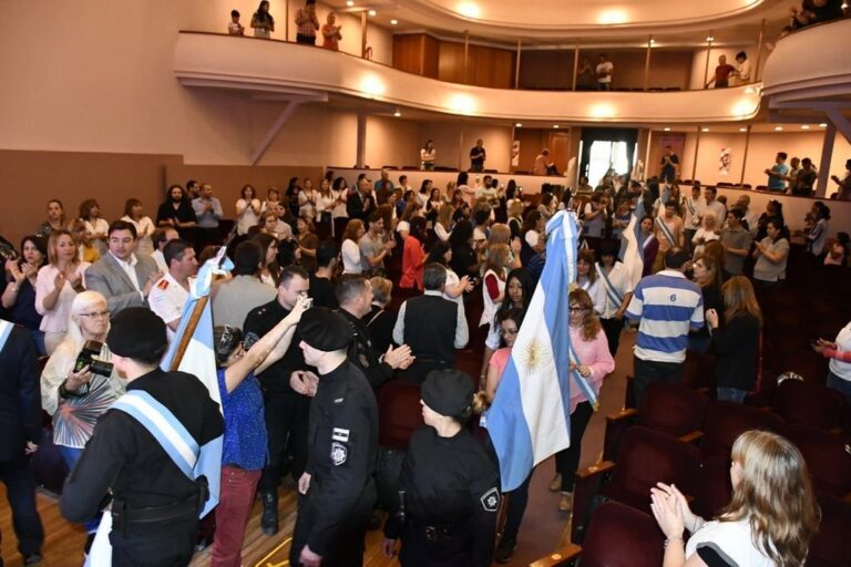 Los festejos se centraron en el teatro Dante. Gentileza: prensa Municipalidad de Casilda.