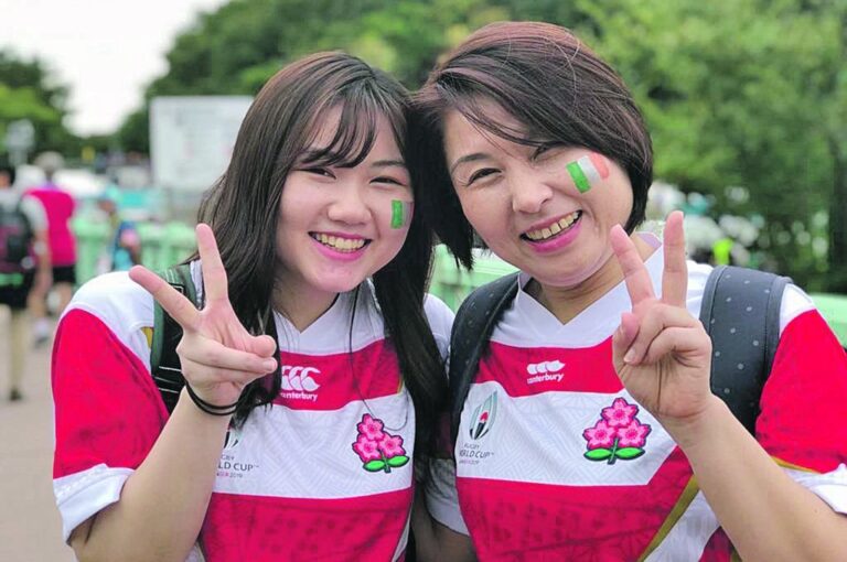 Los japoneses disfrutan de una verdadera fiesta del rugby