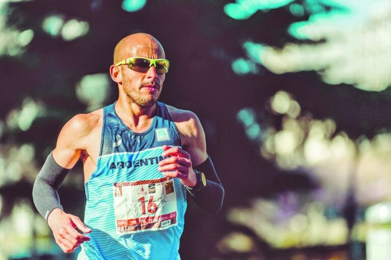 El atleta concordiense Martín Méndez fue protagonista del Maratón de Buenos Aires. Completó los 42
