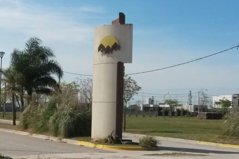 Un pueblo donde -tras la tranquilidad y la rutina- se esconde una problemática profunda. Mirador Provincial.