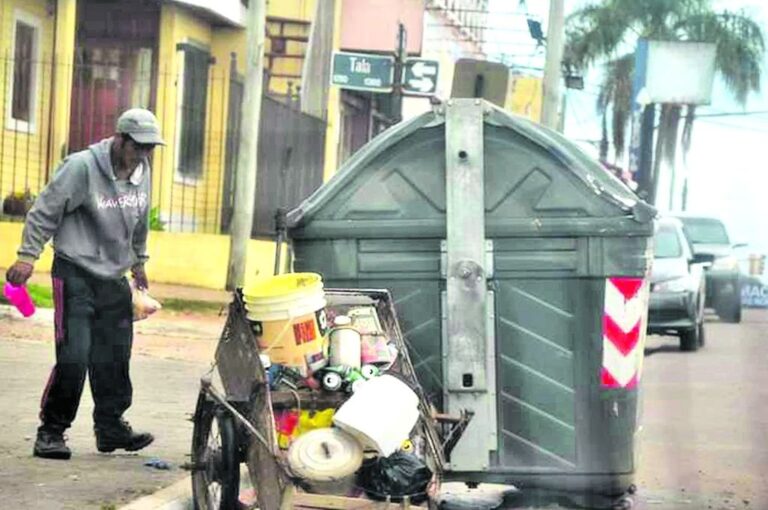 En los sectores postergados los ciudadanos viven de actividades temporarias o de la recolección de basura.