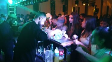 El encuentro tuvo lugar en el Club Social Casilda y contó con música en vivo a cargo de 'Irina y su banda'