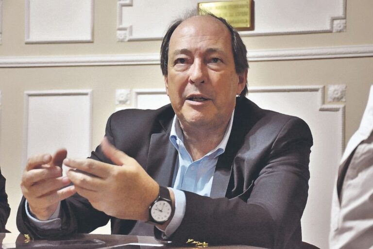 Sanz admitió que los problemas argentinos son tan serios que necesitan de la mirada de todos. La necesidad de ceder para lograr avances. Luis Cetraro.