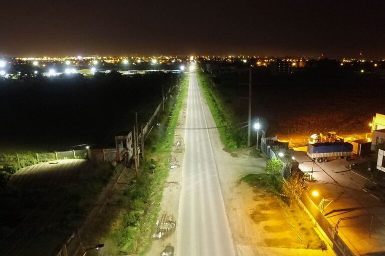 Se colocaron luces led en toda la extensión de la avenida Alfonsín