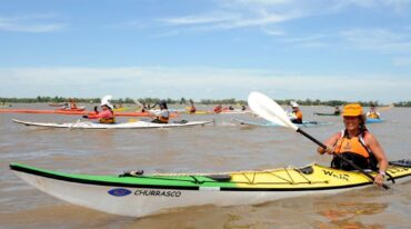 Riesgos. Se realizan muchos rescates 'a los kayakistas que están cruzando el río'