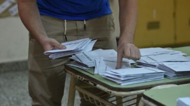 Rigurosamente cierto: esta vez el escrutinio fue rápido y las datos aparecieron a la hora prevista. A partir de allí se puede 'desmenuzar' cómo votaron los santafesinos en toda la bota. Manuel Fabatía.