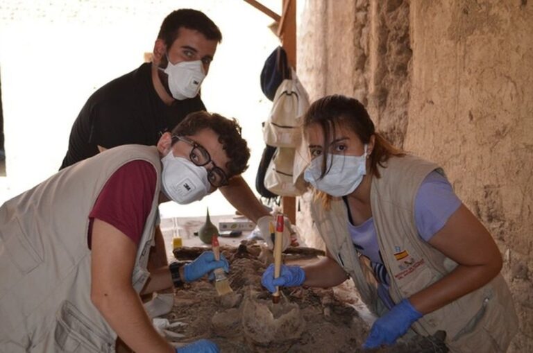 Nicolari es otra vez parte de un equipo de arqueólogos que trae al presente la historia del antiguo Egipto. Gentileza: IEAE.