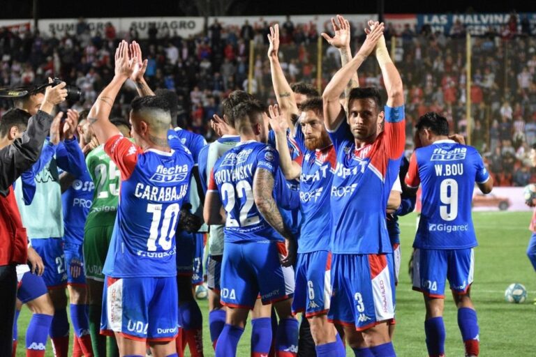 Los rojiblancos rescataron un punto sobre el final. Manuel Fabatía.