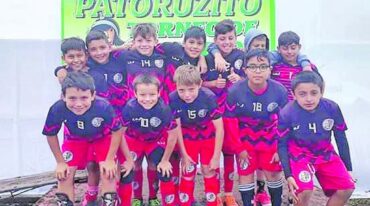 Categoría 2008 Escuela de Fútbol Infantil River Paraná festejó el titulo en el Torneo Patoruzito 2019 de Arsenal de Viale.