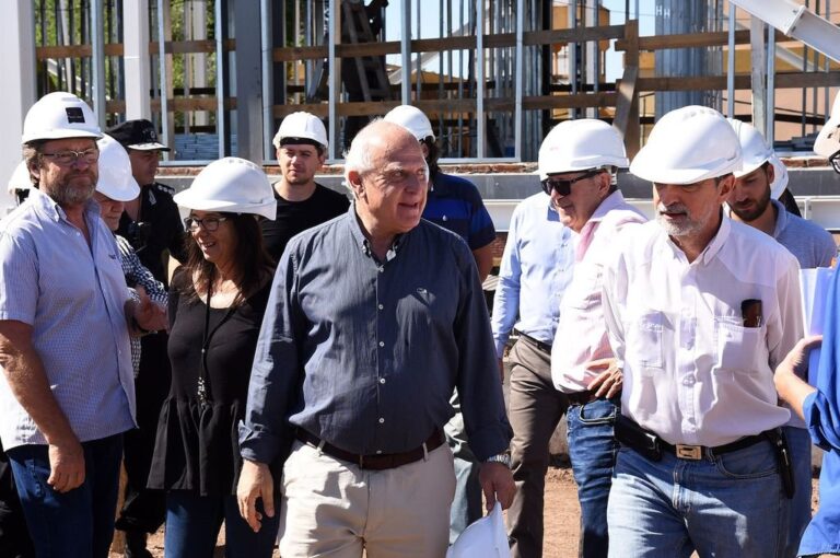 "Estos modernos edificios serán grandes núcleos donde se concentrará toda la actividad policial en la ciudad"
