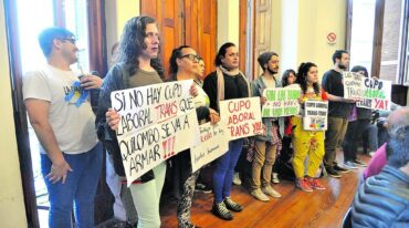 El colectivo de trans y travestis se movilizó al Concejo Deliberante en oportunidad del tratamiento de la ordenanza.