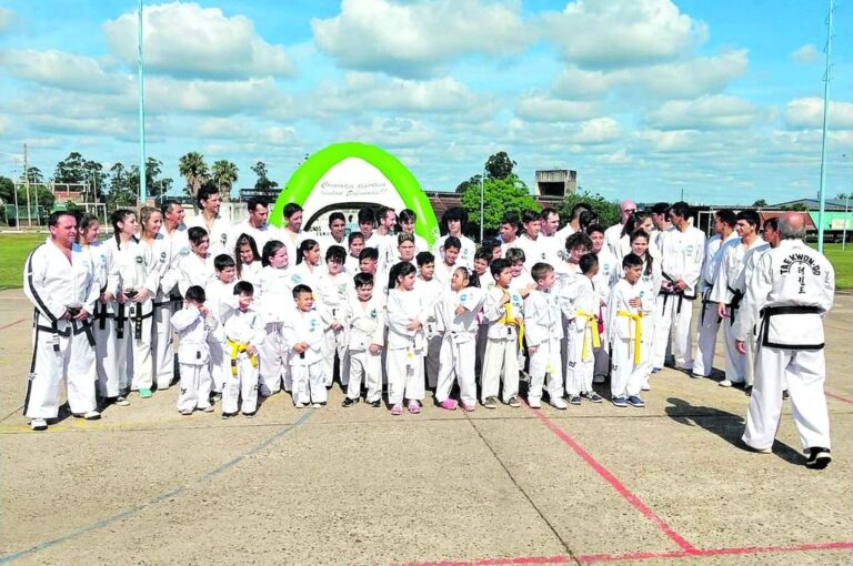 El grupo que participó de la jornada solidaria.