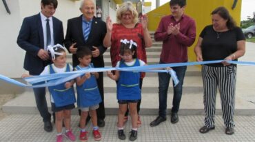 Histórico. En el acto se remarcó que hace un siglo que no se inaugura una nueva escuela en Helvecia. Gentileza: prensa Gobierno de Santa Fe.