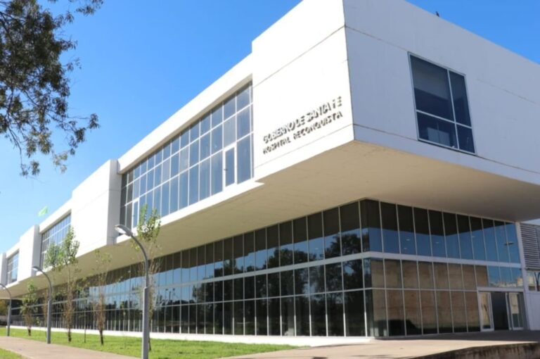 El cambio del hospital viejo al hospital nuevo se hará este sábado desde las 13. Gentileza: prensa Gobierno de Santa Fe.