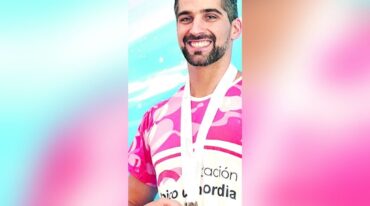 Matías Penco posa orgulloso con la medalla de oro obtenida en el Sudamericano de Asunción