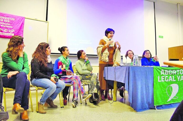 La Cátedra abierta contó con el apoyo institucional de la FTS.