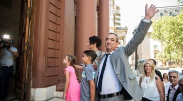 Pablo Javkin entra al Palacio de los Leones por primera vez como intendente. Marcelo Manera.