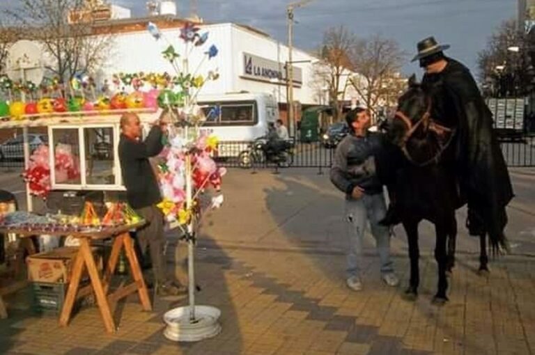 El reconocido gaucho venadense Sergio Omar Pasquini a través de sus redes sociales dio a conocer la historia. La gente lo denominó el 'Diego de la Vega santafesino'. Gentileza.