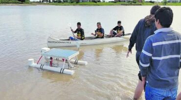 El drone aporta datos en tiempo real del nivel de contaminación del agua. Los estudiantes destacaron el alto nivel de sal que hay en la Laguna del Pescado. Gentileza