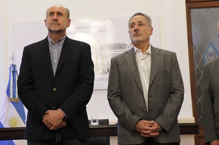 Omar Perotti y Marcelo Saín presentaron a los jefes y subjefes de cada unidad regional. Gentileza: prensa Gobierno de Santa Fe.