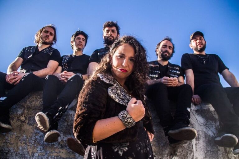 Cumbia rebelde. Luego de haber compartido escenario con músicos como Los Palmeras
