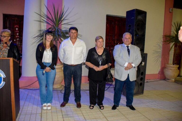 Amaro González asumió su cuarto mandato como presidente comunal de Timbúes