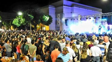 El evento fue organizado por el Centro Comercial Abierto Firmat. Gentileza: prensa Municipalidad de Firmat.