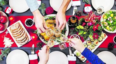 En las fiestas solemos consumir alimentos altos en grasa y sodio