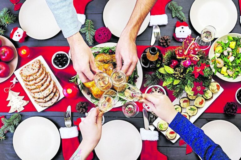 En las fiestas solemos consumir alimentos altos en grasa y sodio
