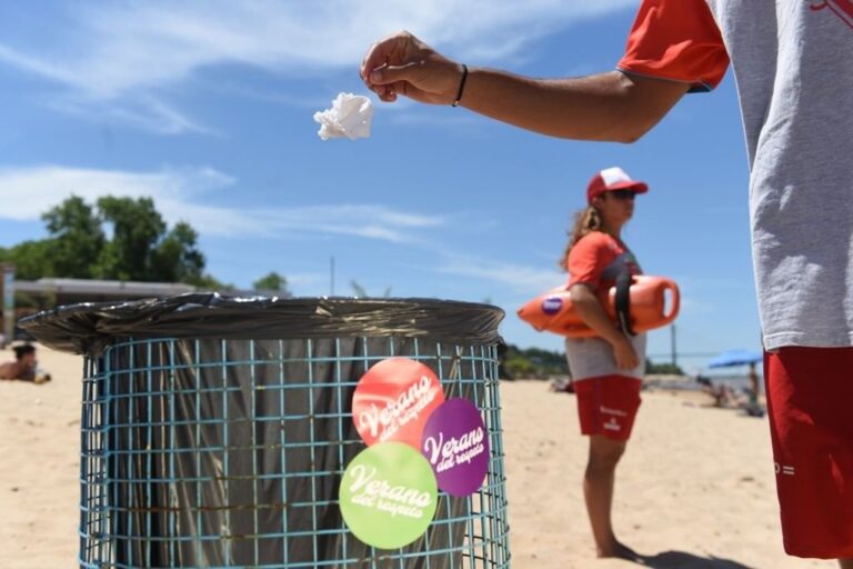 La campaña invita a la ciudadanía a volver a ser buenos vecinos al asumir pautas de convivencia y cuidado propio y de terceros en múltiples aspectos de la vida cotidiana. Gentileza: prensa Municipalidad de Rosario.