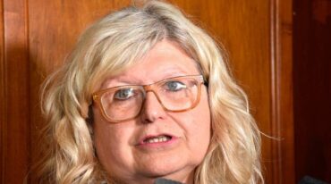 "Durante doce años titularizamos docentes porque tenemos la convicción de que hay dos beneficios: garantizar la estabilidad laboral