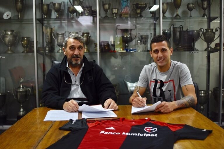 ¿Con otra rojinegra? Bruno Bianchi cuando hace dos temporadas fue adquirido por Newell's Old Boys