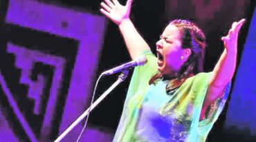 La chajariense Mariana Viana cantó en el pre Cosquín.