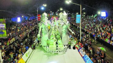 Carro de la comparsa Emperatriz.