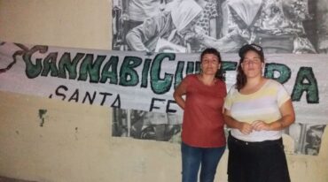 Las mujeres en la cultura cannábica buscan un espacio específico de comunicación.