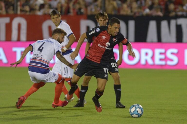Los lepros recibirán a un equipo sabalero muy necesitado de puntos. Archivo.
