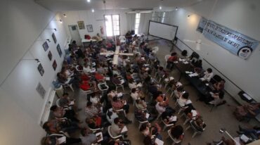 ¿Sí o no? Hay expectativa y buena predisposición; también plazos "justos" para saber si las clases comienzan o no el lunes próximo. Archivo/Flavio Raina.