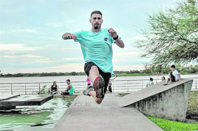 Maximiliano Llanes va por otro salto competitivo para dos disciplinas y necesita el apoyo de instituciones y particulares. Marcelo Miño