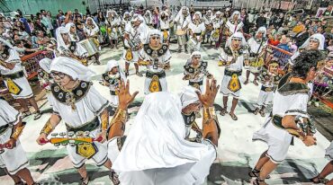 Los tradicionales corsos regionales se lucieron en el fin de semana de carnaval con entradas populares y shows en vivo que convocaron a cientos de personas. Enredo Samba (foto)