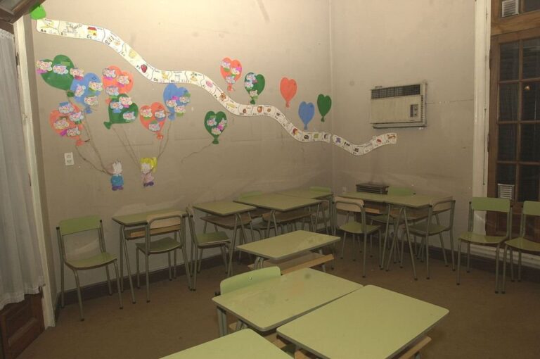 Aulas vacías. La peor estampa del primer día de clases. Archivo.
